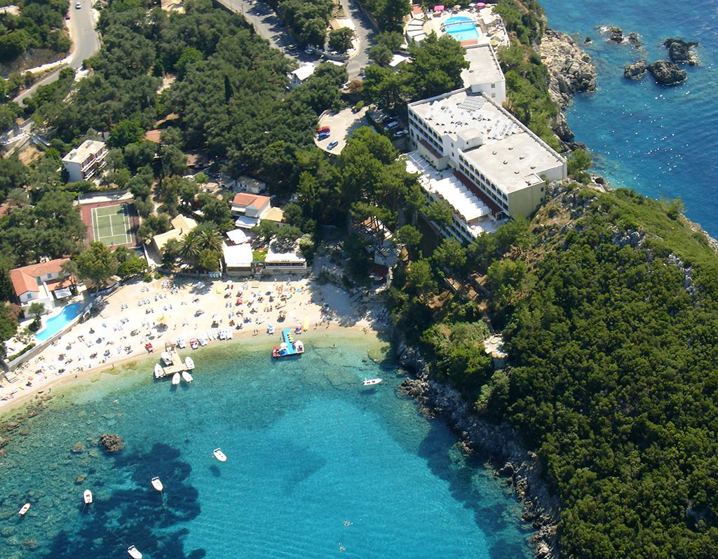 Hotel Akrotiri Beach reviews