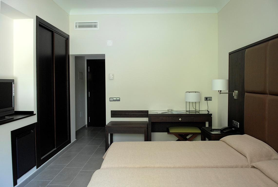 Hotel Fiesta Cala Gracio - adults only reviews
