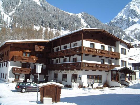 Hotel Langenfeld - First Mountain Hotel Otztal - Traditioneel hotel in Langenfeld inclusief skipas