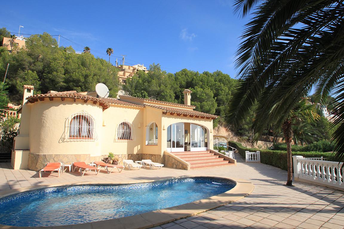 Villa's Moraira met privézwembad - inclusief huurauto