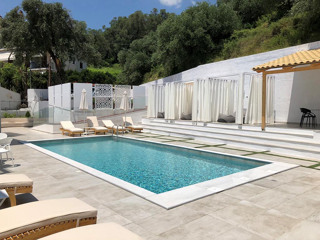 Theros Suites - adults only