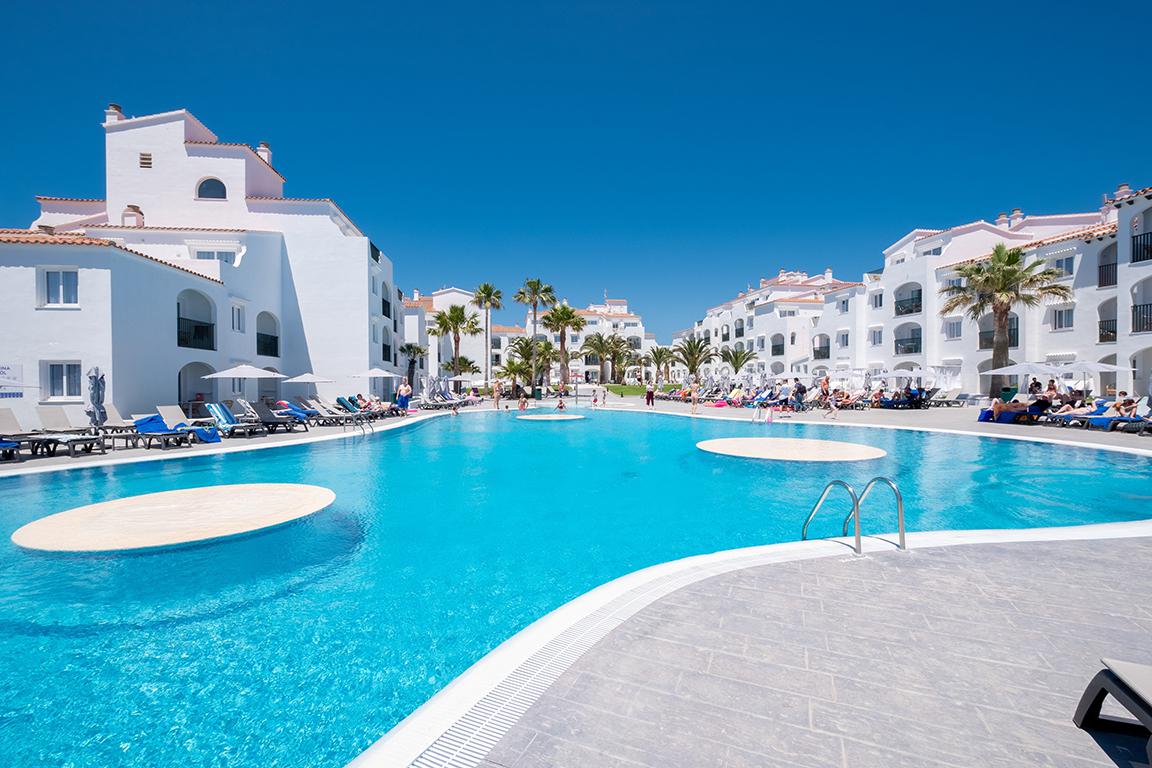 App. Carema Beach Menorca aanbieding Sunweb
