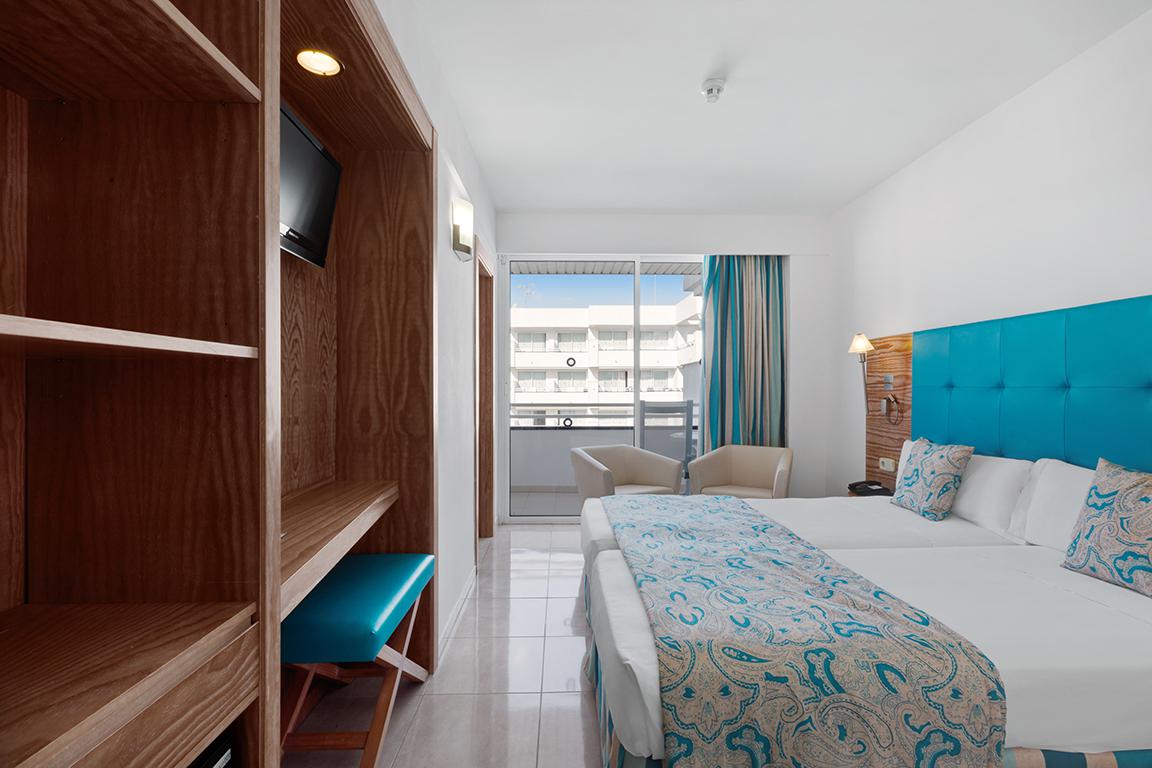Hotel ROC Gran Camp de Mar reviews